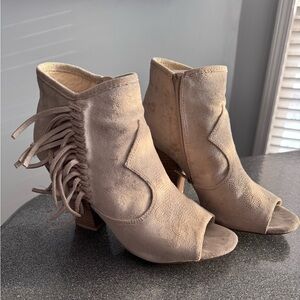 Coconuts by Matisse Arlo Ivory Fringed Peep-Toe Heeled Boots